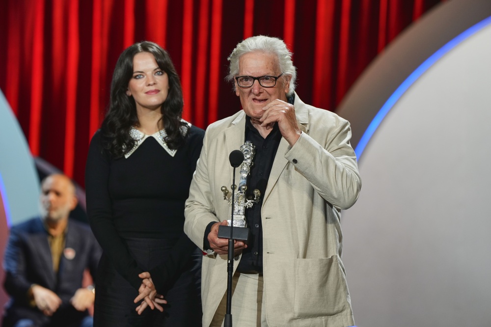 Mike Leighs „Tender Loving Care“ gewinnt den Hauptpreis in San Sebastian
